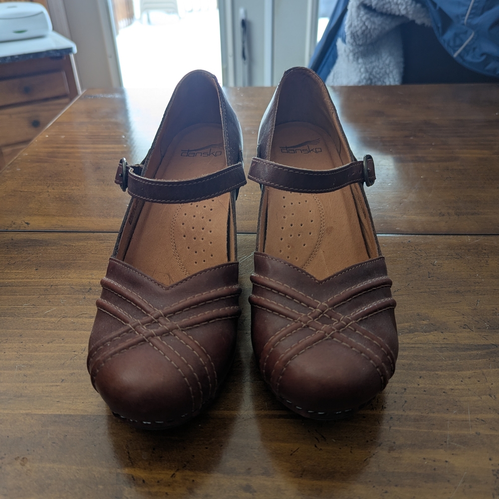 Dansko Women’s Brown Leather Mary Jane Pumps